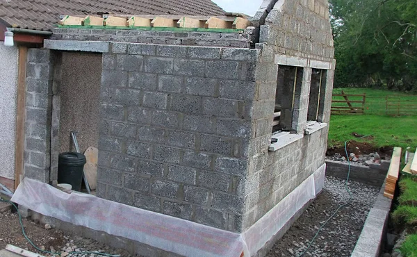 Anbau Ein Bungalowhaus Samt Dach — Stockfoto