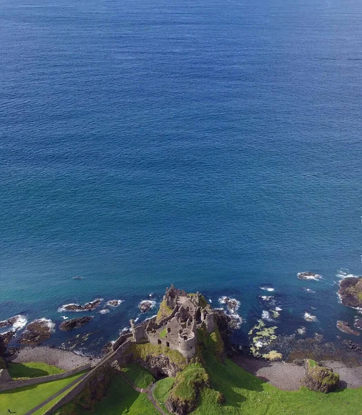 Dunluce Castle Antrim Irlanda Norte Fundo Mar Azul — Fotografia de Stock