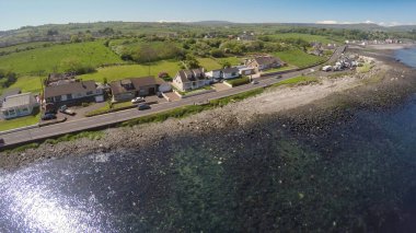 İrlanda 'da Sahildeki Ev