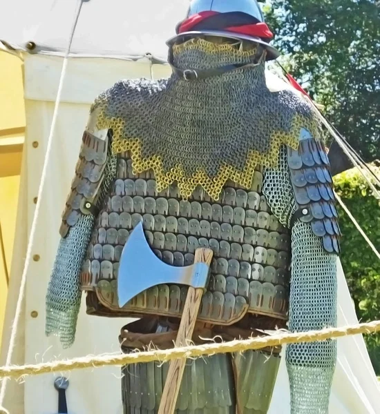 Armamento Armadura Caballeros Utilizados Lucha Con Espadas Escudos —  Fotos de Stock