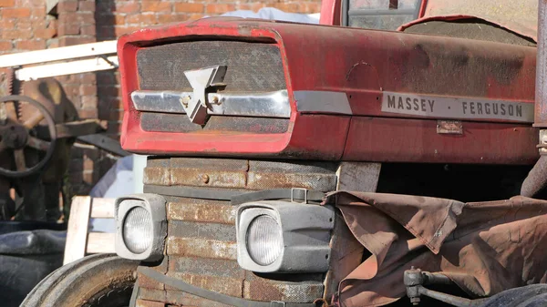 Tracteur Massey Ferguson 135 Sur Une Ferme Irlande Mars 2020 — Photo