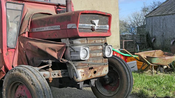 Massey Ferguson 135 Ciągnik Farmie Irlandii Marca 2020 — Zdjęcie stockowe