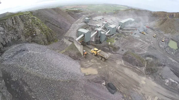 Mecinical Shovel Filling Lorry Stones Quarry — Stock Photo, Image