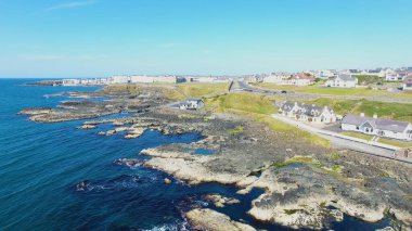 Portstewart Kasabası Atlantik Okyanusu Kuzey Sahil Şirketi. 