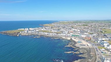 Portstewart Kasabası Atlantik Okyanusu Kuzey Sahil Şirketi. 