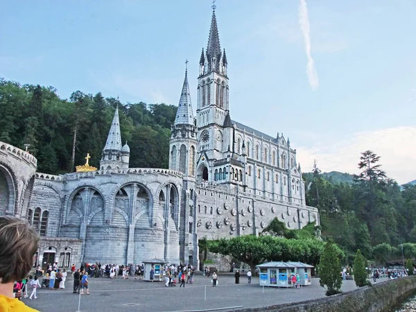 Lourdes Bazilikası Lourdes Leydimiz Meryem Ana 'nın Kusursuz Gebeliği 