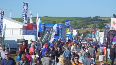 19 Eylül 2019 'da İrlanda Ulusal Saban Şampiyonası' nda Ziyaretçi Makineleri ve traktörler