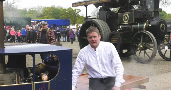 Visiteurs Château Shanes May Day Steam Rally Estate Antrim Irlande — Photo