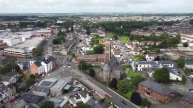 Kuzey İrlanda 'daki All Saints R C Church Ballymena Şehir Merkezi' nin klibi