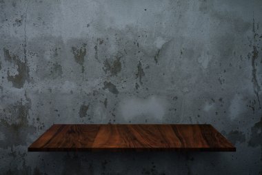Boş ahşap raf üzerinde duvar doku