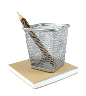 Ahşap kalem kitap sepeti