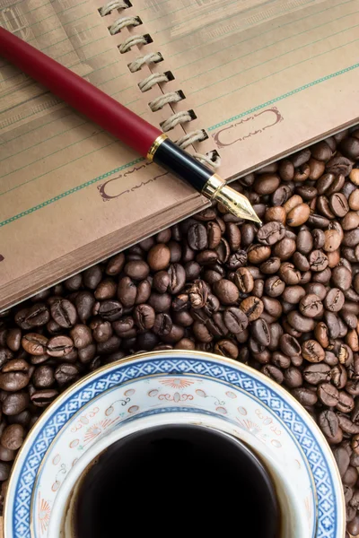 Notas de cafeína com xícara de café — Fotografia de Stock