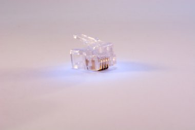 Beyaz arka plan üzerinde tek Rj-45 konektör