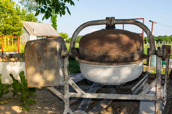 Roestige betonmixer — Stockfoto