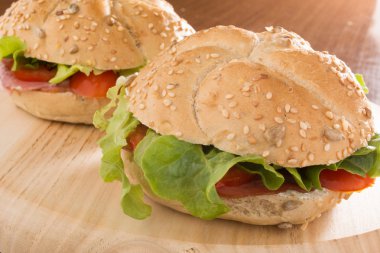 Taze füme etli sandviç