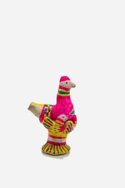 Разноцветная Глиняная Фигурка Курицы — стоковое фото