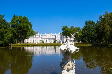 St. Petersburg 'daki Menshikov Parkı' nda güneşli bir gün