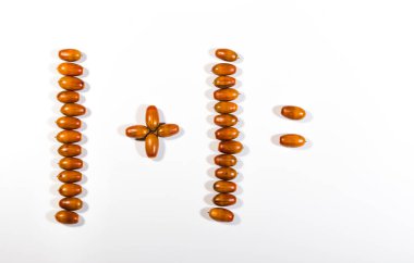 Meşe palamudundan yapılmış geometrik şekiller