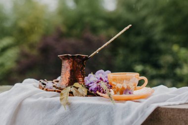 Kahveyle hayat, Turka, cezva. Kahvaltı konsepti..