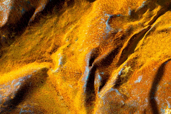 Paslı demir yüzey bozuk