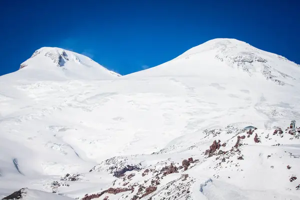 Nádherný Výhled Sněhobílé Vysoké Mohutné Hory Elbrus Lyžařské Středisko Kabardino — Stock fotografie