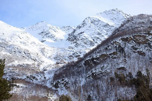 Magnifique Vue Sur Les Hautes Montagnes Blanches Comme Neige Elbrus — Photo