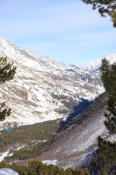 Magnifique Vue Sur Les Hautes Montagnes Blanches Comme Neige Elbrus — Photo