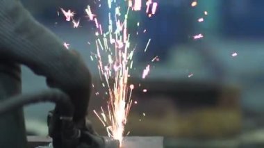 Kıvılcım 2 Fabrikası'nda fırçalanmış metal