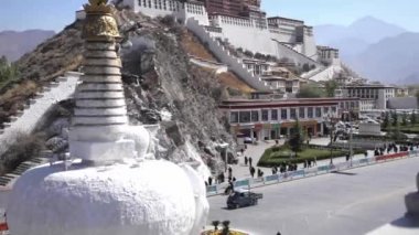 Potala manzaraya. Kraliyet Sarayı ve Budist tapınağı karmaşık.