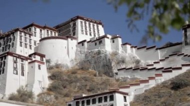 Lhasa Potala yer. Tibet manastır. Potala manzaraya.