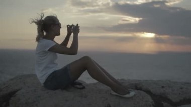 Gülümseyen güzel mutlu kız