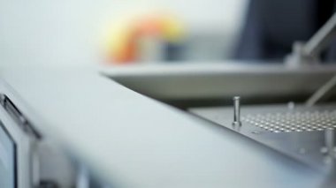 kimyasal bir laboratuarda çalışmak