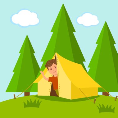 Kamp. Çocuk gezgin bir ormanın ortasında çadırından görünüyor. Yaz tatil açık havada kavramı