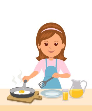 Sevimli kız apronda omlet hazırlar. Annem kahvaltı için. Konsept tasarımı annelik ve ev işleri