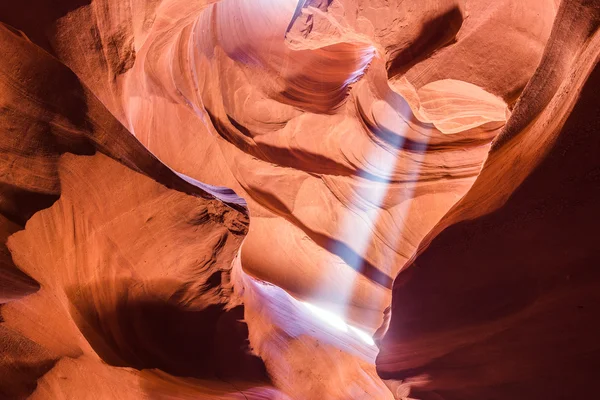 Antelope Canyon en la Reserva Navajo cerca de Page, Arizona, Estados Unidos. — Foto de Stock