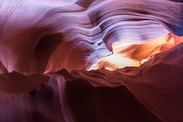 Antelope Canyon en la Reserva Navajo cerca de Page, Arizona, Estados Unidos. — Foto de Stock