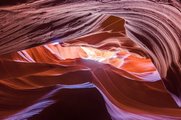 Antelope Canyon a Navajo rezervátum közelében Page, Arizona, USA. — Stock Fotó