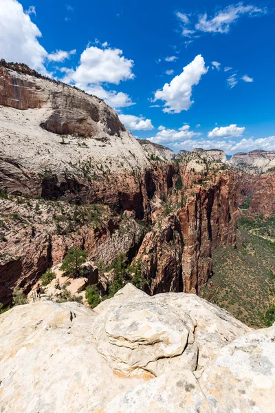 Görünüm Angel s iniş, Utah, ABD üstünden Zion National Park