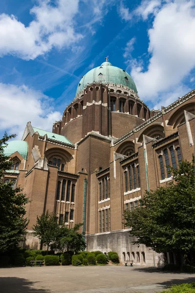 大教堂的神圣之心 (Koekelberg) 在布鲁塞尔，比利时 — 图库照片
