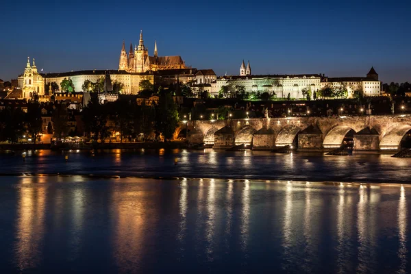 Praga vista à noite — Fotografia de Stock