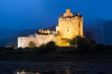 Eilean Donan Kalesi, alacakaranlık, İskoçya, Birleşik Krallık