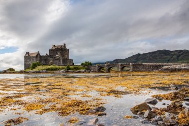 Eilean Donan Kalesi, alacakaranlık, İskoçya, Birleşik Krallık