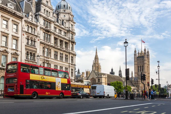 Houses of Parliament and Red Bus — Stock Photo, Image