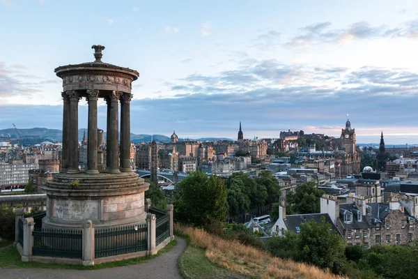 Edinburgh Skyline from Calton Hill at dusk, Scotland, UK — Stock Photo, Image