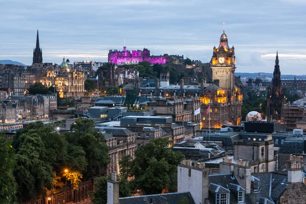 Edinburgh Skyline from Calton Hill at dusk, Scotland, UK — Stock Photo, Image