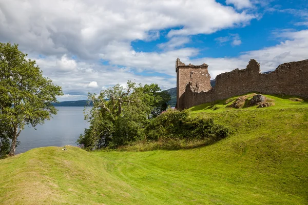 Urquhart castle bredvid loch ness i Skottland, Storbritannien. — Stockfoto