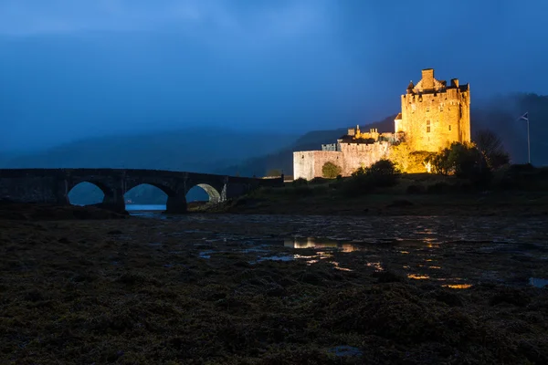 Eilean Donan Castle: alkonyat, Scotland, Egyesült Királyság — Stock Fotó