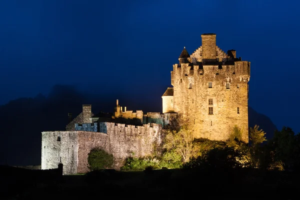 Eilean Donan Castle al crepuscolo, Scozia, Regno Unito — Foto Stock