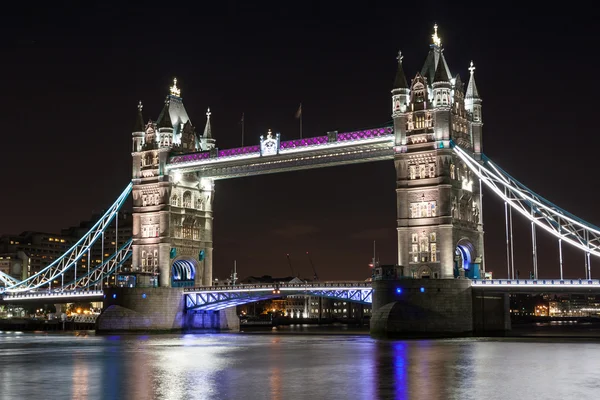 Tower bridge v noci, Londýn — Stock fotografie