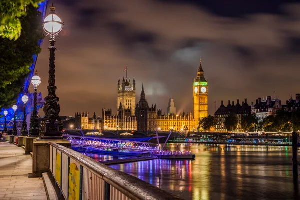 Domy z parlamentu a big ben, london — Stock fotografie